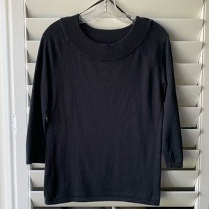 Gold Shimmer Black Sweater Cable & Gauge
